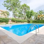 Apartmán En Complejo Residencial, Con Piscina. Salou