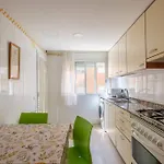 Apartmán En Complejo Residencial, Con Piscina.