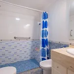 En Complejo Residencial, Con Piscina. Apartmán