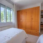 Apartmán En Complejo Residencial, Con Piscina. *