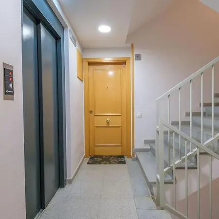 En Complejo Residencial, Con Piscina. * Salou