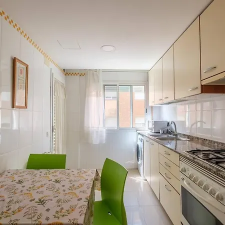 Apartment En Complejo Residencial, Con Piscina.