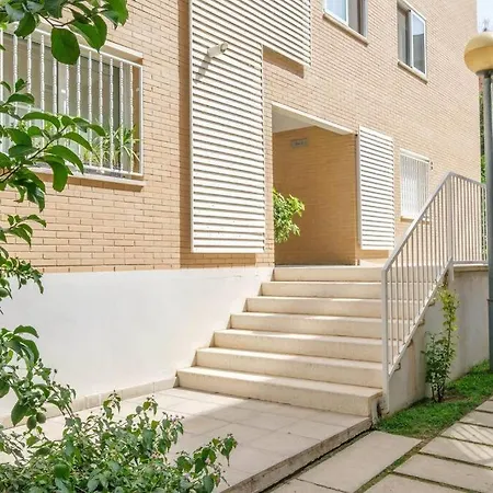 En Complejo Residencial, Con Piscina. Salou