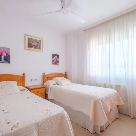 En Complejo Residencial, Con Piscina.