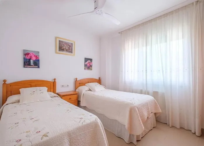 En Complejo Residencial, Con Piscina.