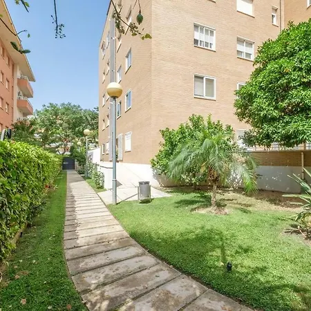 En Complejo Residencial, Con Piscina. *
